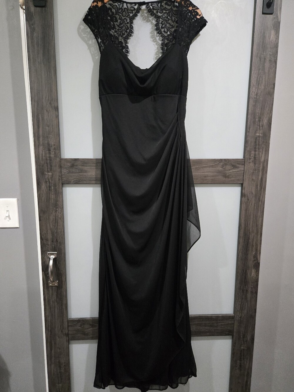 Xscape by Johanna Chen Women’s Black Evening Maxi Lace Dress Sz 10